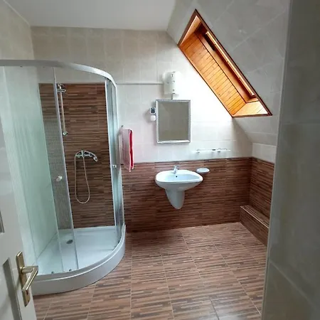 Apartmanhaz شقة *