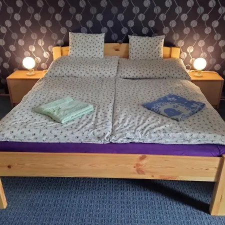 Apartmanhaz 잘라카로쉬