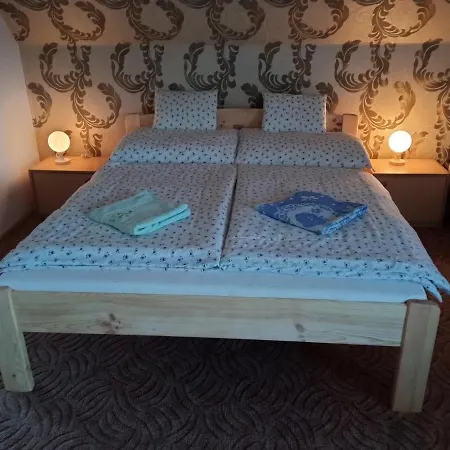 Apartmanhaz * 잘라카로쉬