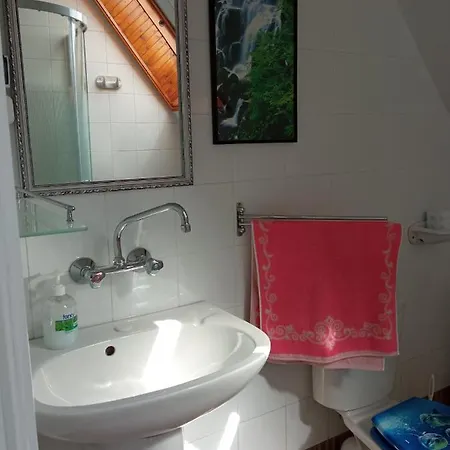 아파트 Apartmanhaz *