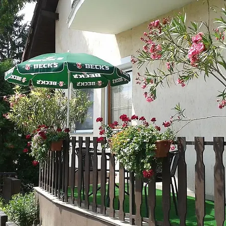 아파트 Apartmanhaz *