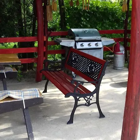 Apartmanhaz زلاكاروس